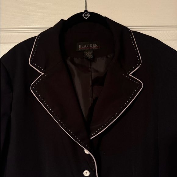 Blacker by Stanley Blacker Sz 16 Black Blazer w/ off color trim, button details - Picture 3 of 8